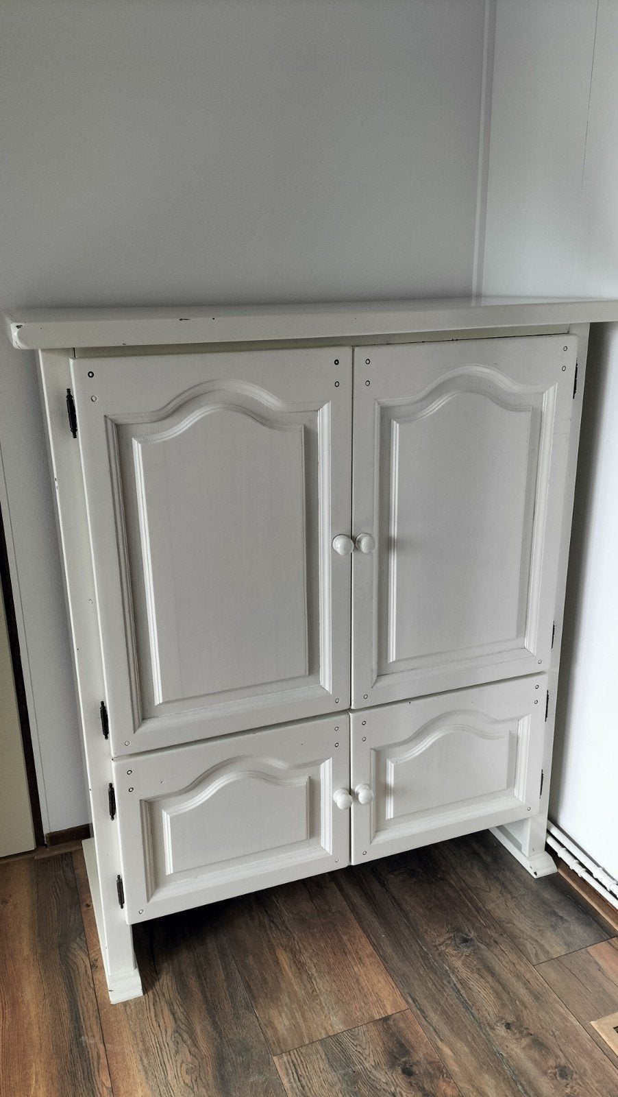 Witte kast, vintage look, degelijk zwaar hout, Ophalen, Gebruikt, 100 tot 150 cm, 50 tot 100 cm