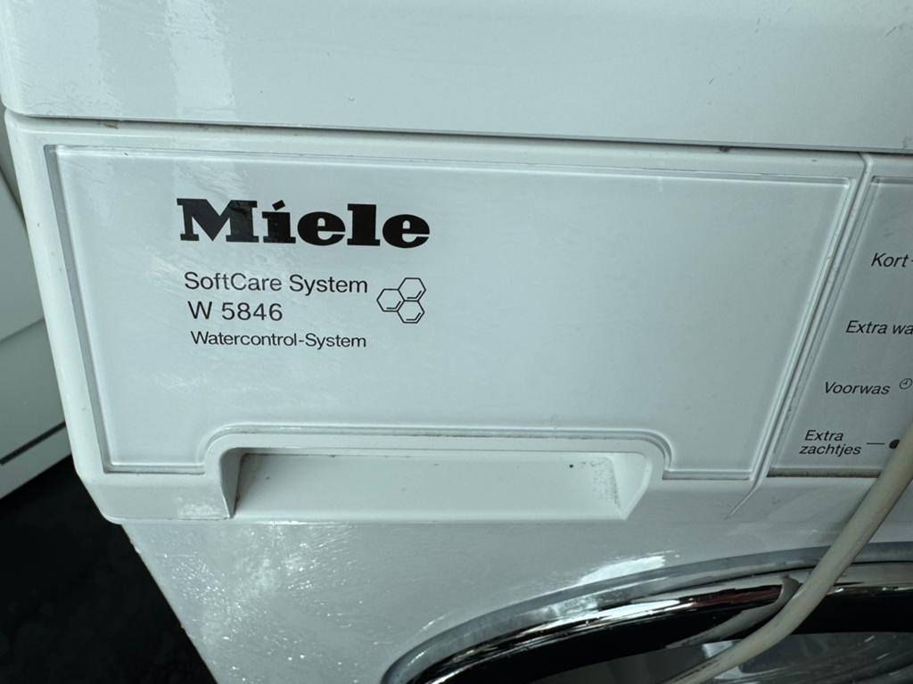 Defecte Miele W5846, Ophalen, Voorlader, Niet werkend, 85 tot 90 cm
