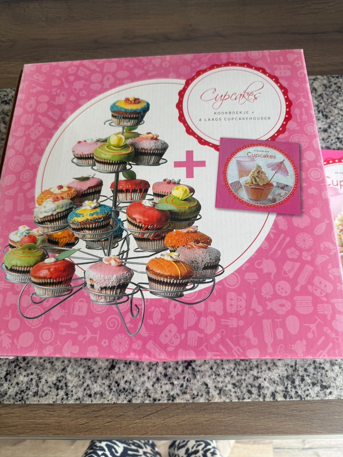 Cupcake-standaard incl boekje., Ophalen, Nieuw, Cupcakes, Serveervorm