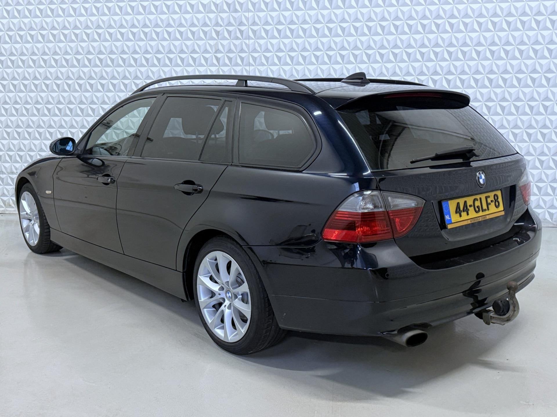 BMW 3-serie Touring 320i Business Line KOOPJE! VASTE PRIJS!, Achterwielaandrijving, 4 cilinders, Zwart, Origineel Nederlands