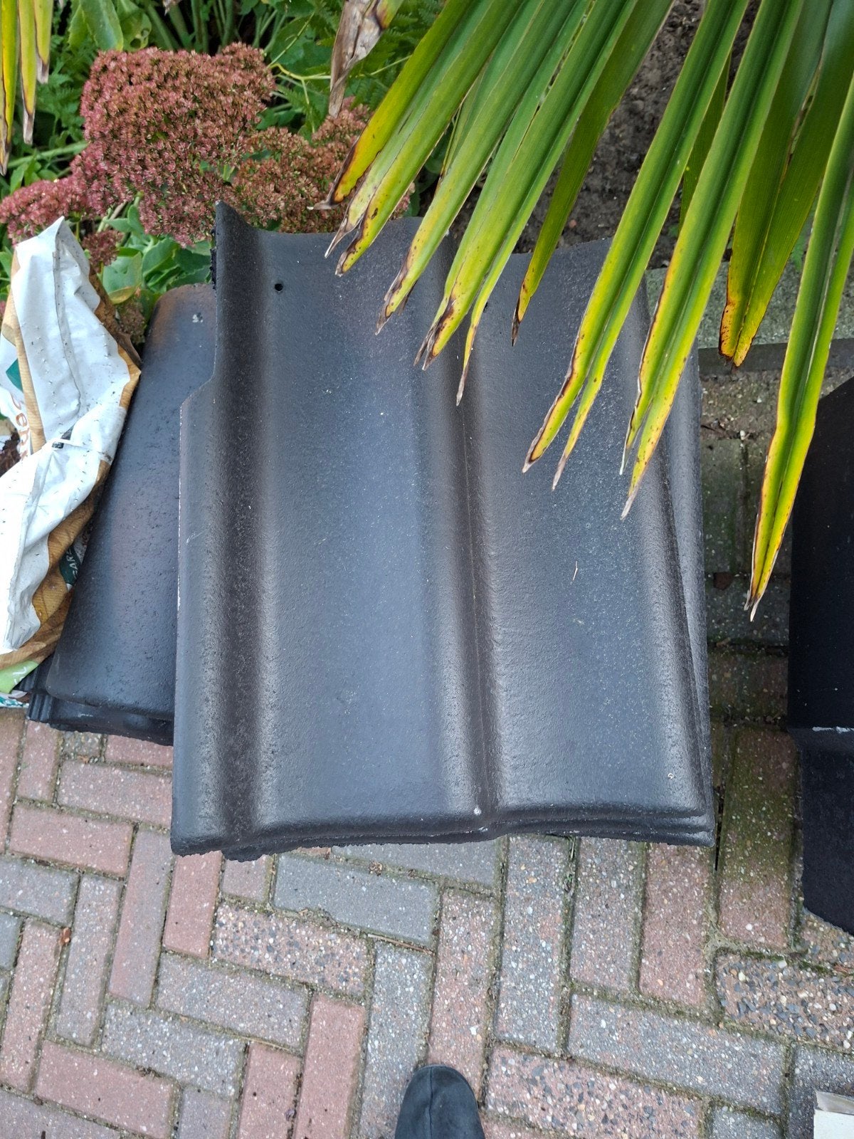 Monier dakpannen,, Ophalen, Steen of Klei, Zwart, Nieuw