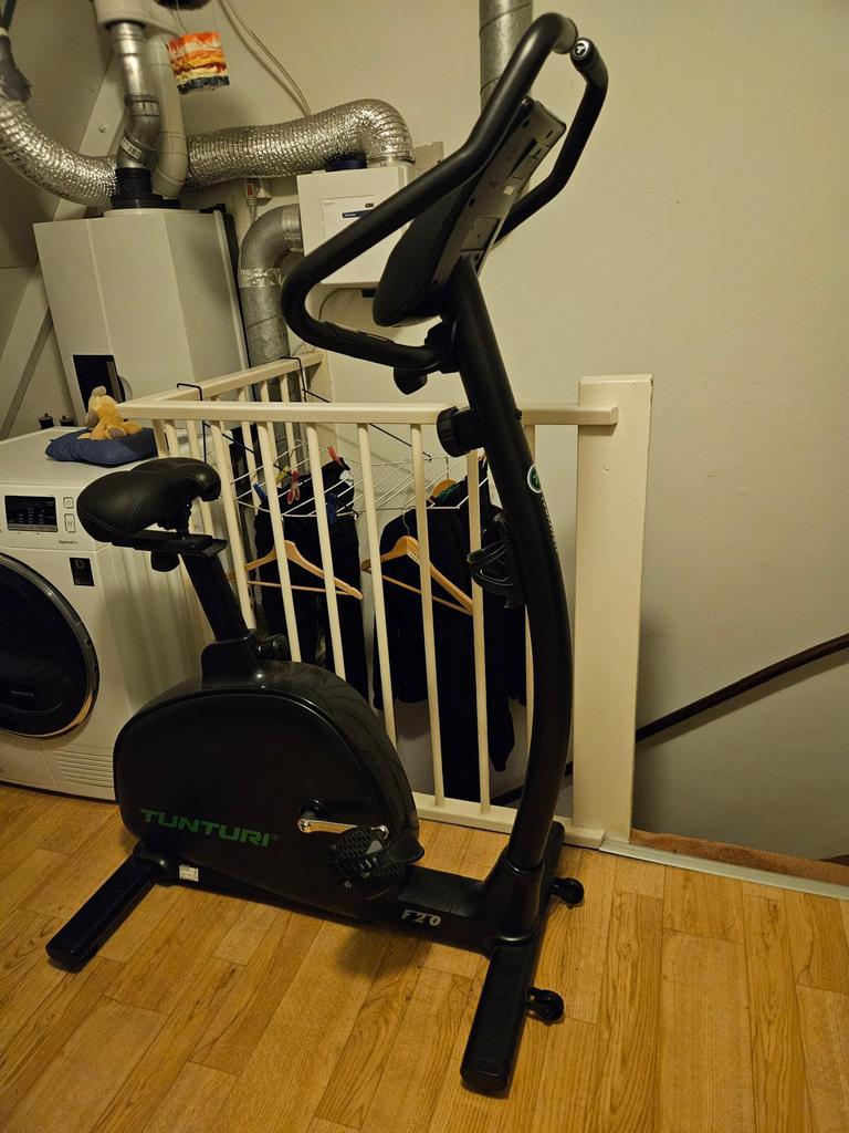 Tunturi F20 hometrainer, Sport en Fitness, Fitnessmaterialen, Ophalen, Zo goed als nieuw, Benen