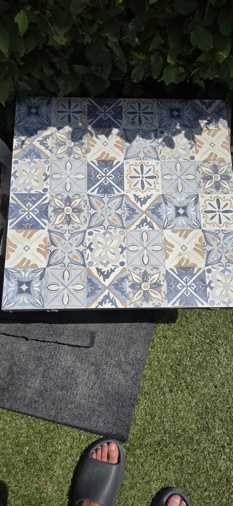 Keramisch betontegel 60x60x4 cm 1 stuk, Ophalen, Zo goed als nieuw, Minder dan 5 m², Beton