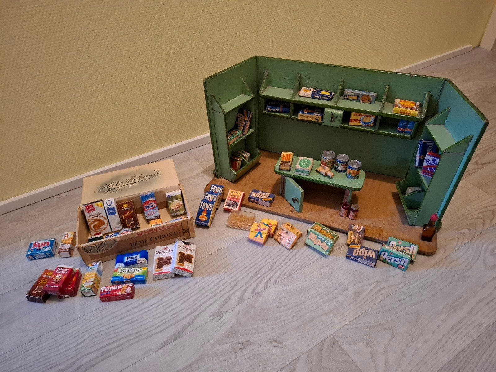 Vintage houten miniatuur kruidenierswinkel met inhoud, Ophalen of Verzenden, Gebruikt