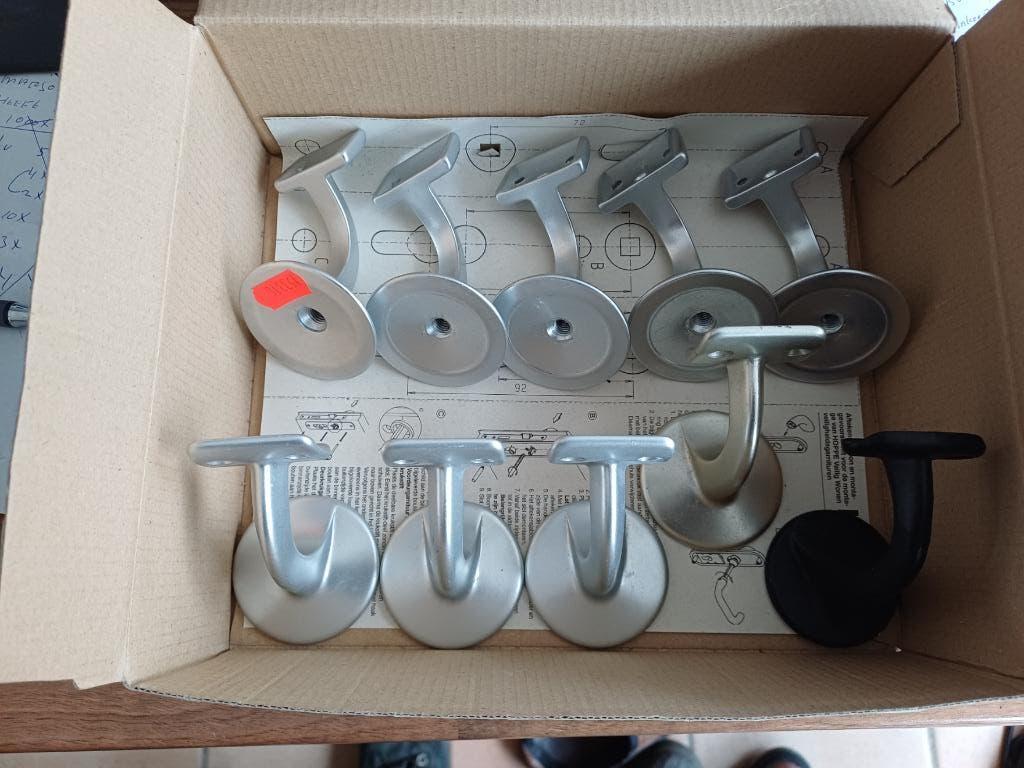 partij Aluminium trapleuninghouders, Huis en Inrichting, Woonaccessoires | Overige, Nieuw, Overige materialen, Ophalen of Verzenden