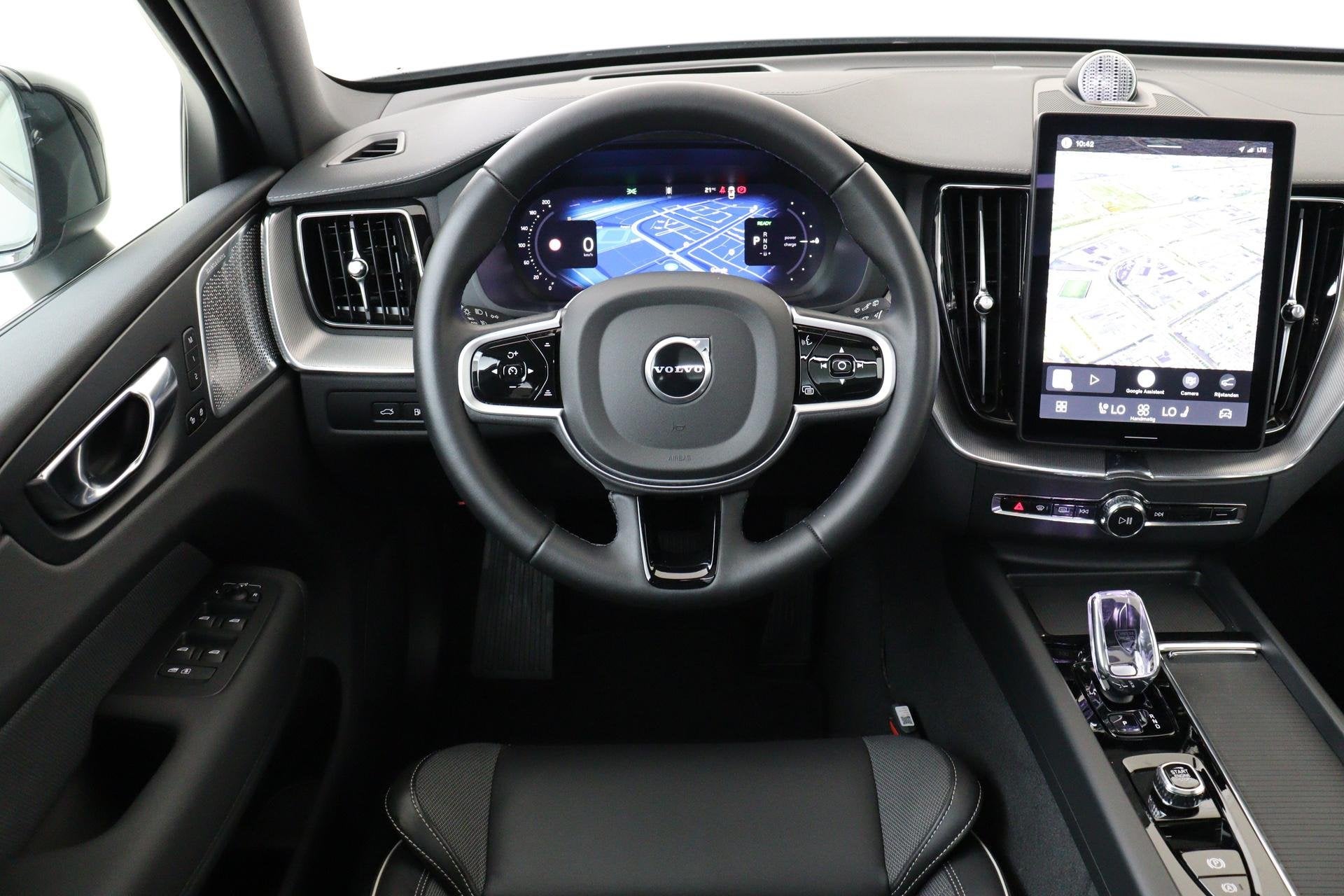 Volvo XC60 II T6 PLUG-IN HYBRID AWD ULTRA BLACK EDITION *VOL, Auto's, Automaat, 12 maanden, Euro 6, 4 cilinders