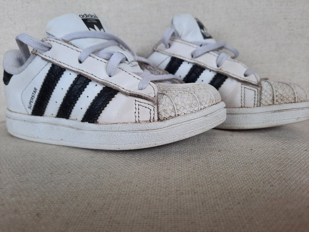 ADIDAS sneakers Superstar wit zwarte stripes maat 26, Adidas, Jongen of Meisje, Schoenen, Ophalen of Verzenden