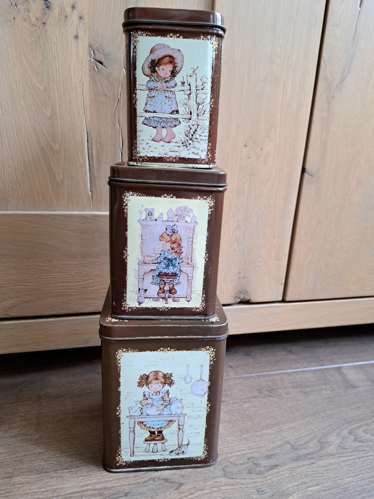 Vintage Sarah Kay Blikken Set - spaarpot blik zie beschr, Ophalen of Verzenden, Gebruikt