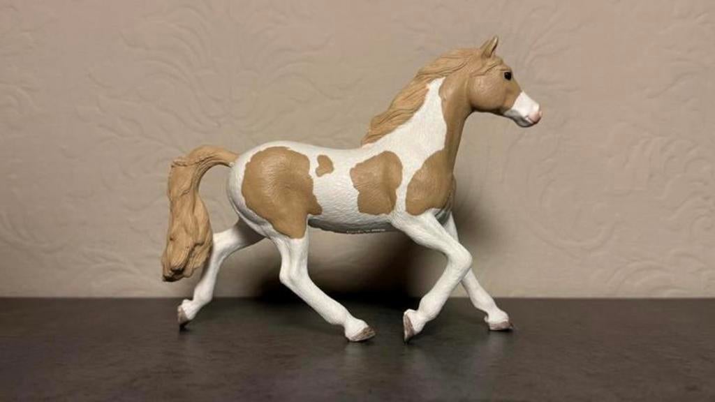 Schleich paint horse merrie (13884), Verzamelen, Dierenverzamelingen, Ophalen of Verzenden, Zo goed als nieuw, Paard, Beeldje of Figuurtje