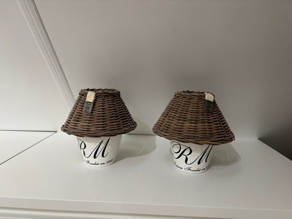 Rivièra Maison kaarsenhouder rotan wit - set van 2, Wit, Ophalen of Verzenden, Zo goed als nieuw, Kandelaar