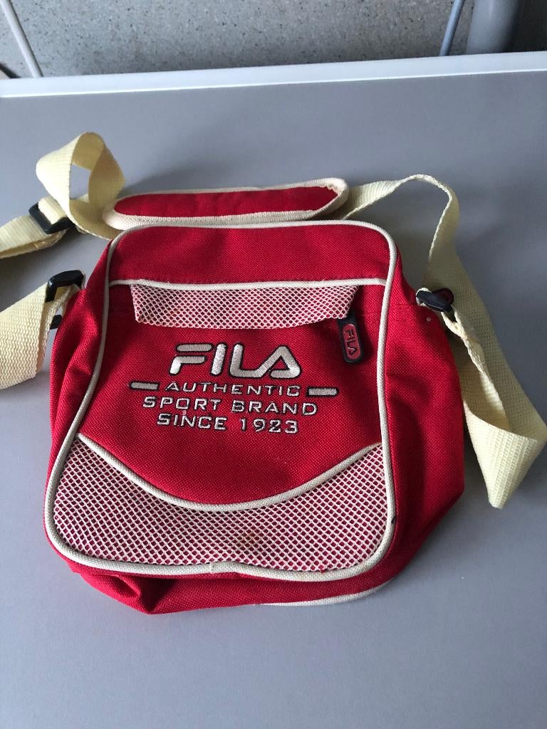 Schoudertas Fila, Ophalen of Verzenden, Zo goed als nieuw, Rood, Overige merken