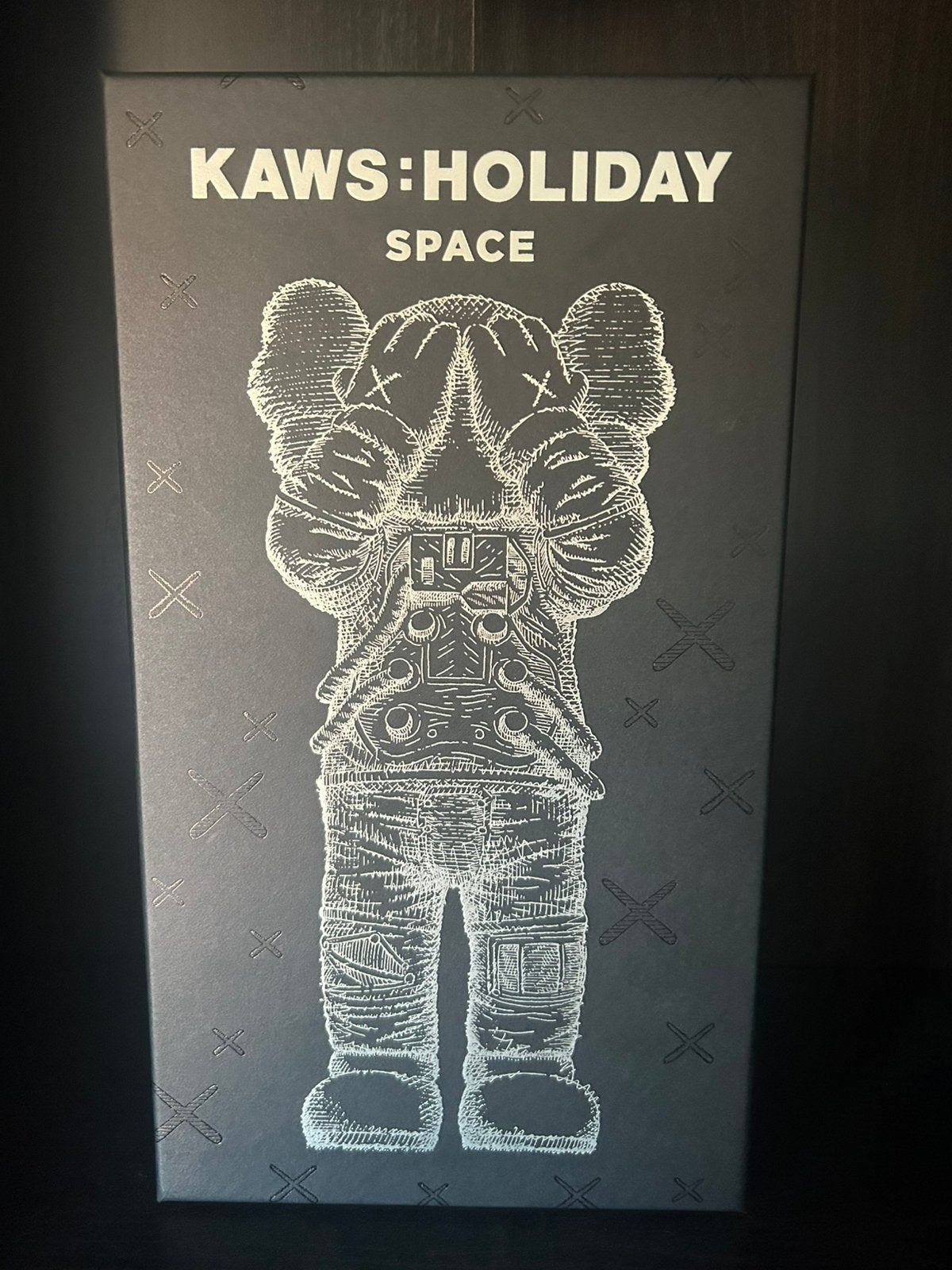 Kaws holiday space zilver, Ophalen of Verzenden, Nieuw
