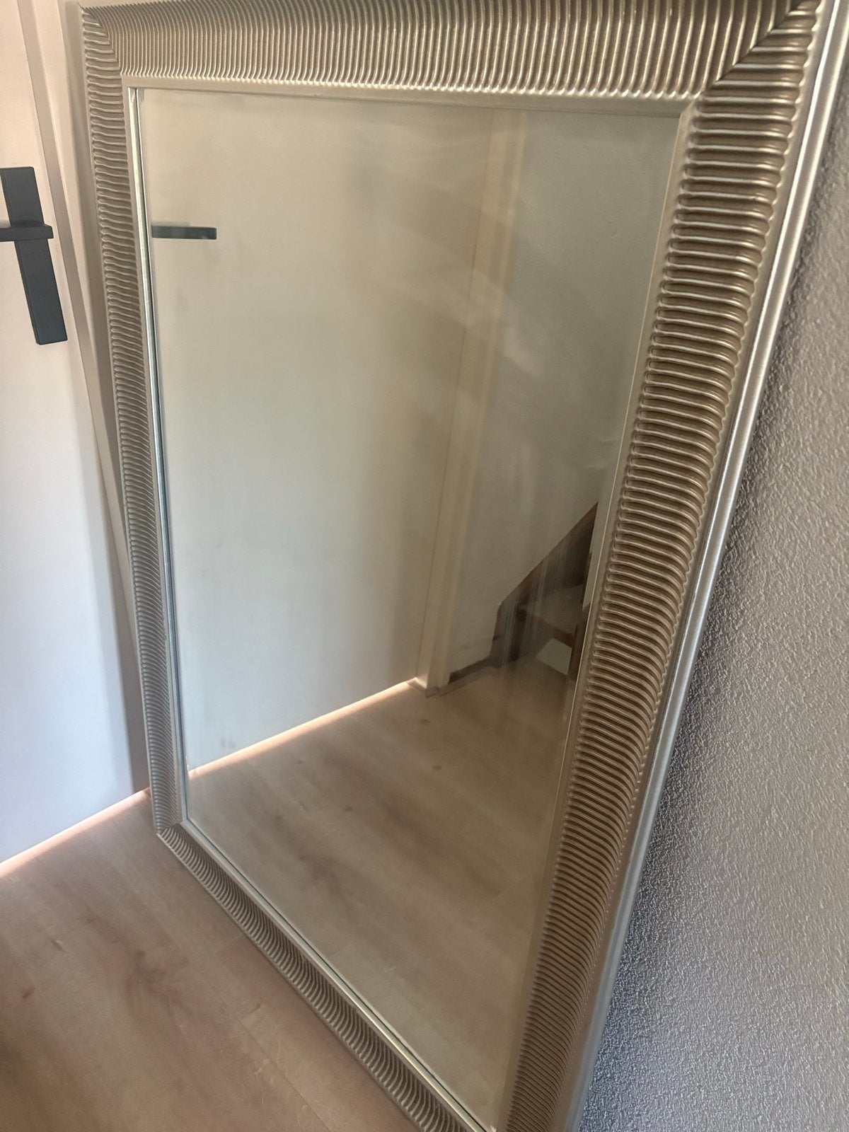 Grote spiegel met zilverkleurige lijst, Huis en Inrichting, Woonaccessoires | Spiegels, Ophalen, Gebruikt, 75 tot 100 cm, 150 tot 200 cm