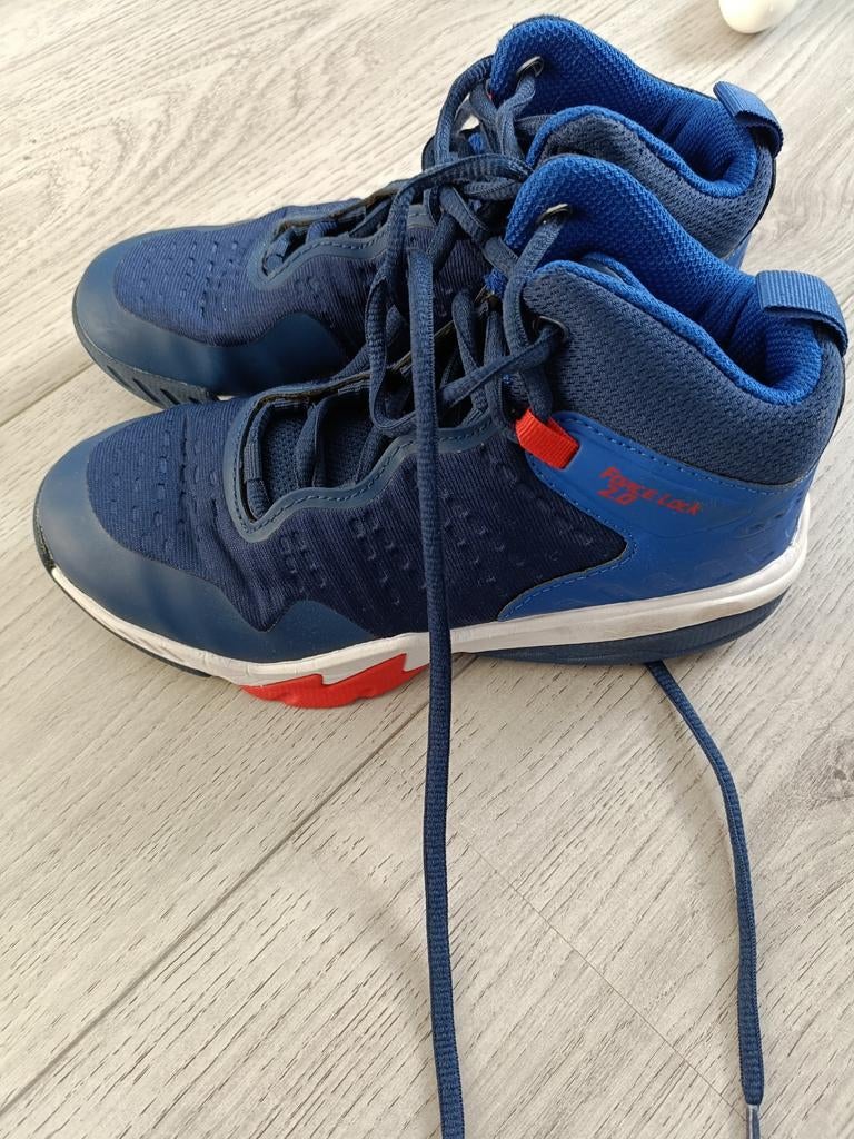 Basketbalschoenen maat 35 - Decathlon - Weinig gebruikt, Ophalen of Verzenden, Gebruikt, Schoenen
