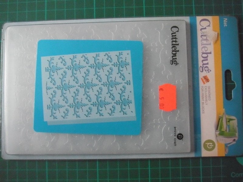 Nieuwe emboss folder Cuttlebug groter - 2, Hobby en Vrije tijd, Ophalen of Verzenden, Nieuw, Overige thema's, Pons of Mal