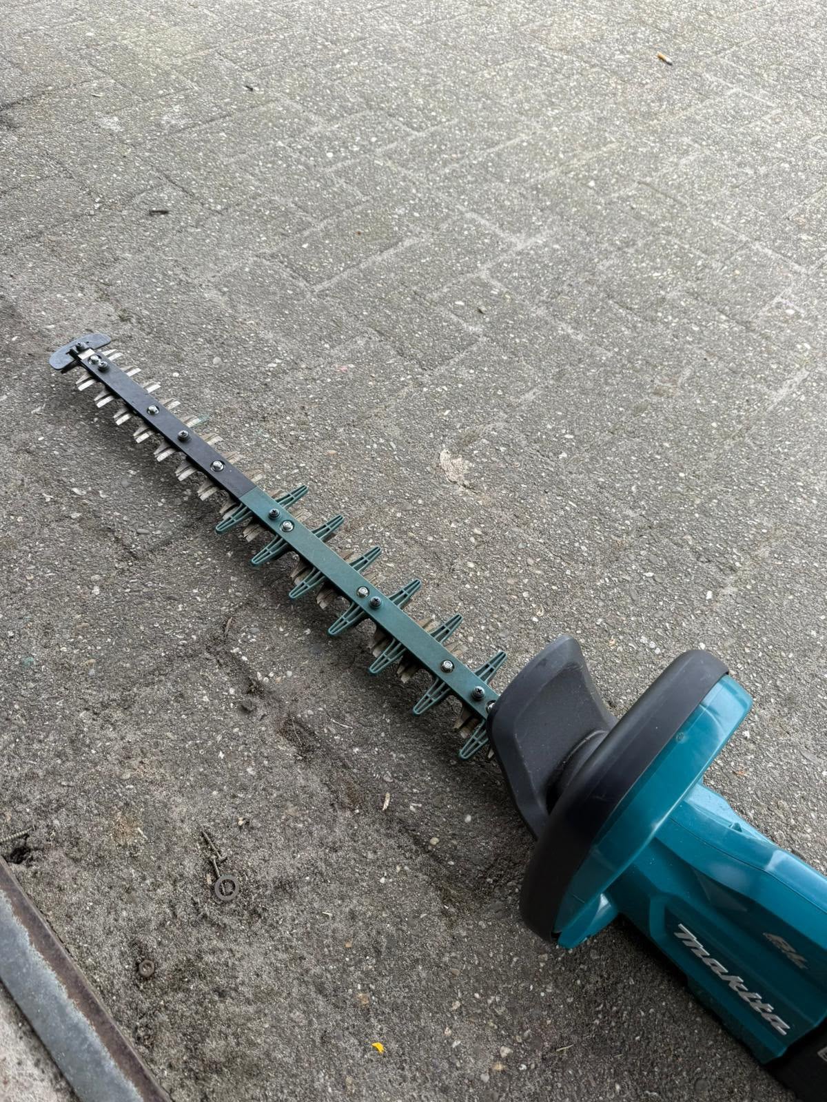 Makita heggenschaar, Ophalen of Verzenden, Zo goed als nieuw, Elektrisch