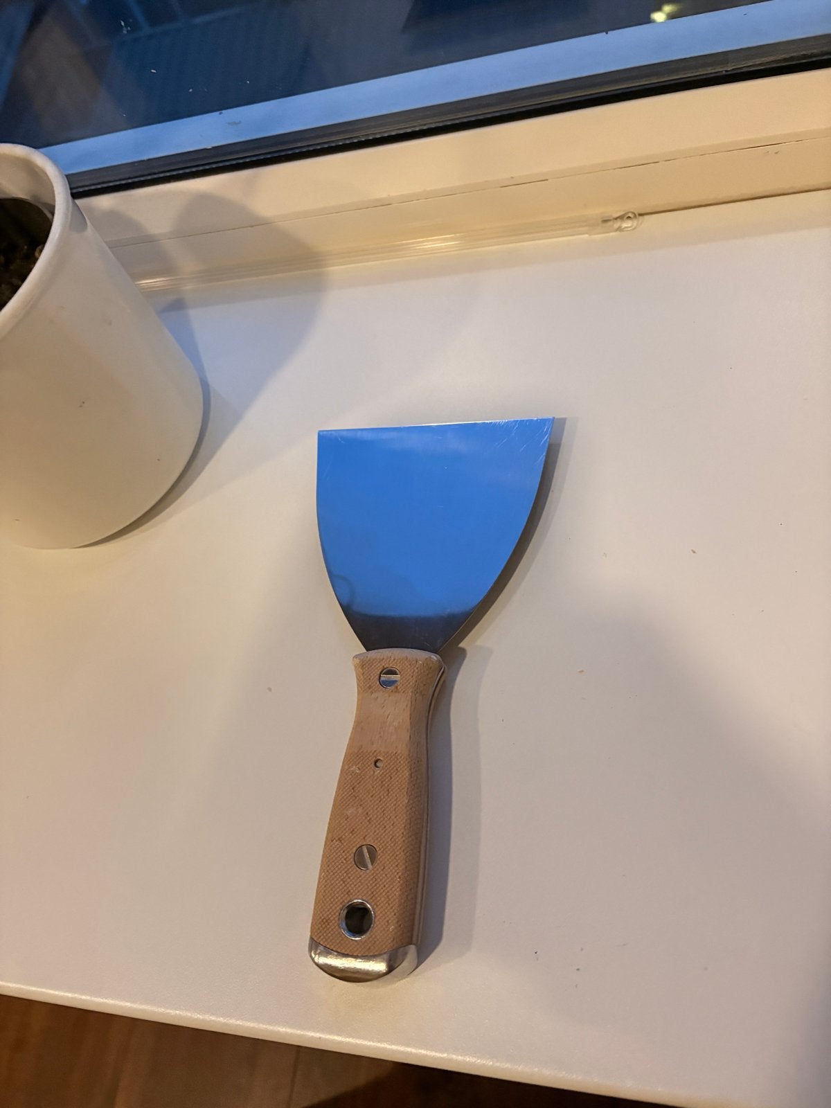 Verfkrabber / Plamuurmes 12cm met houten handvat, Ophalen of Verzenden, Gebruikt, Overige typen