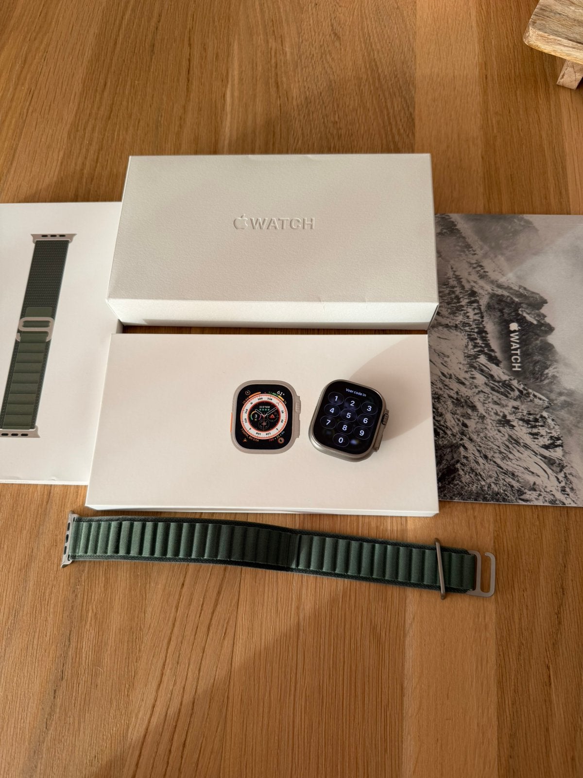 Apple Watch Ultra Titanium 89% + Green Alpine Loop maat L