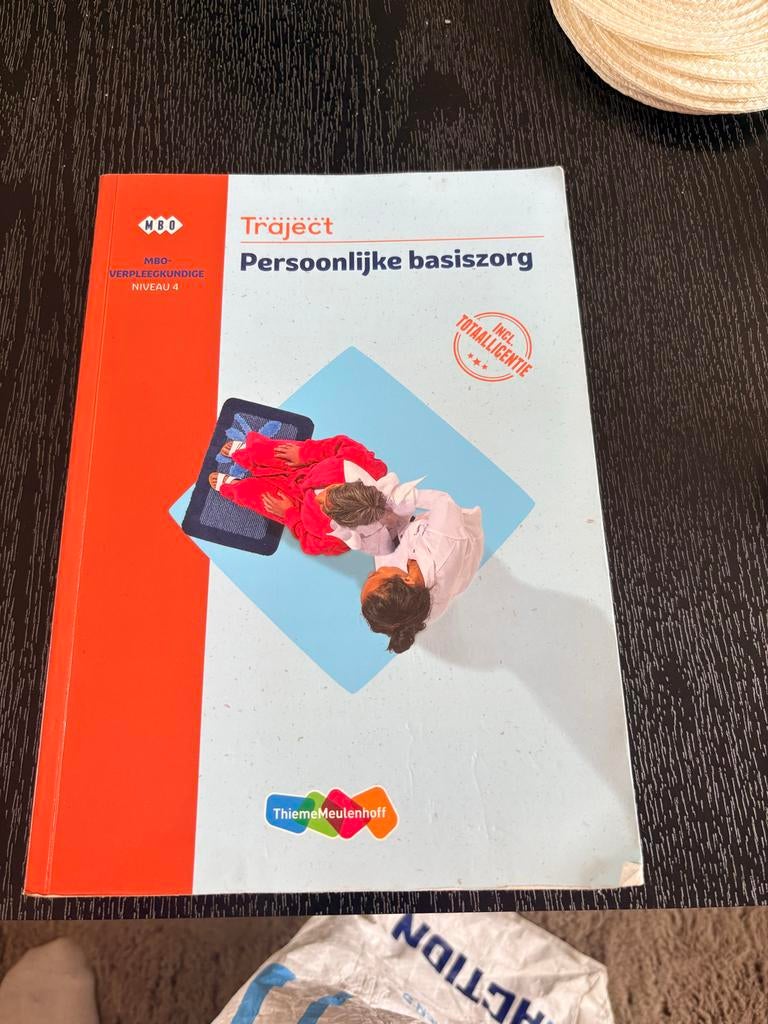 Traject Persoonlijke basiszorg MBO Verpleegkundige niveau 4, Ophalen of Verzenden, Gelezen, MBO