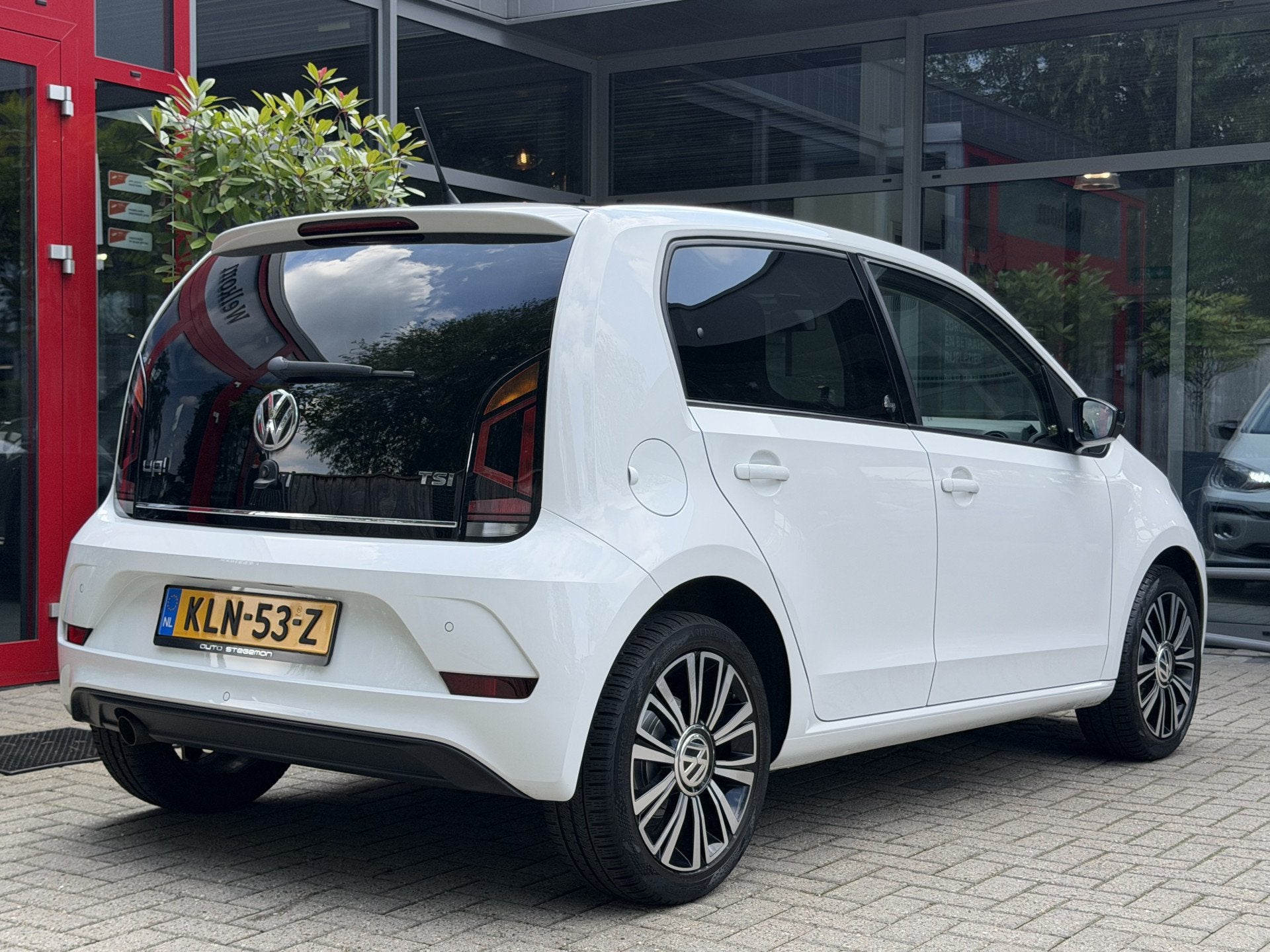 Volkswagen up! 1.0 TSI 90PK *!* HIGH UP *!* NAVI/ CRUISE/ 16, Voorwielaandrijving, Stof, Gebruikt, 4 stoelen
