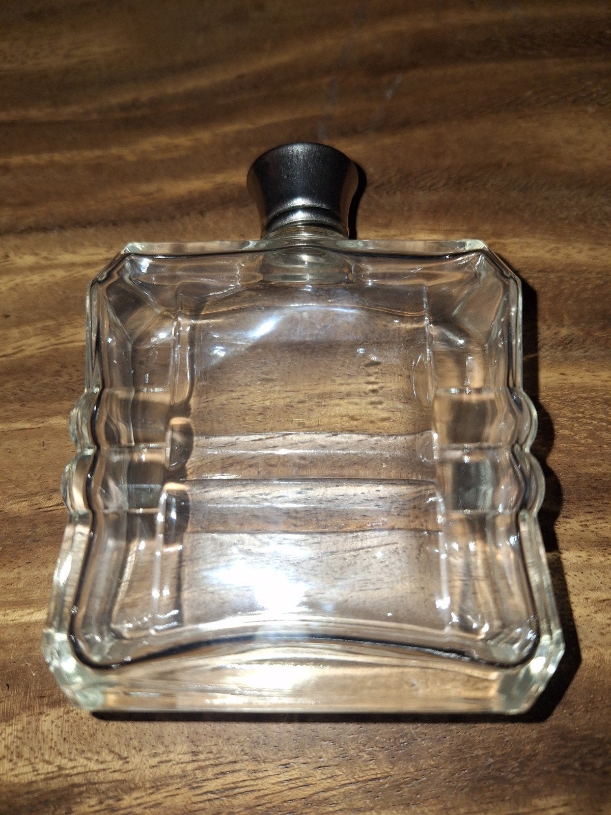 Antieke parfumfles van glas met metalen dop, Verzamelen, Ophalen of Verzenden, Gebruikt
