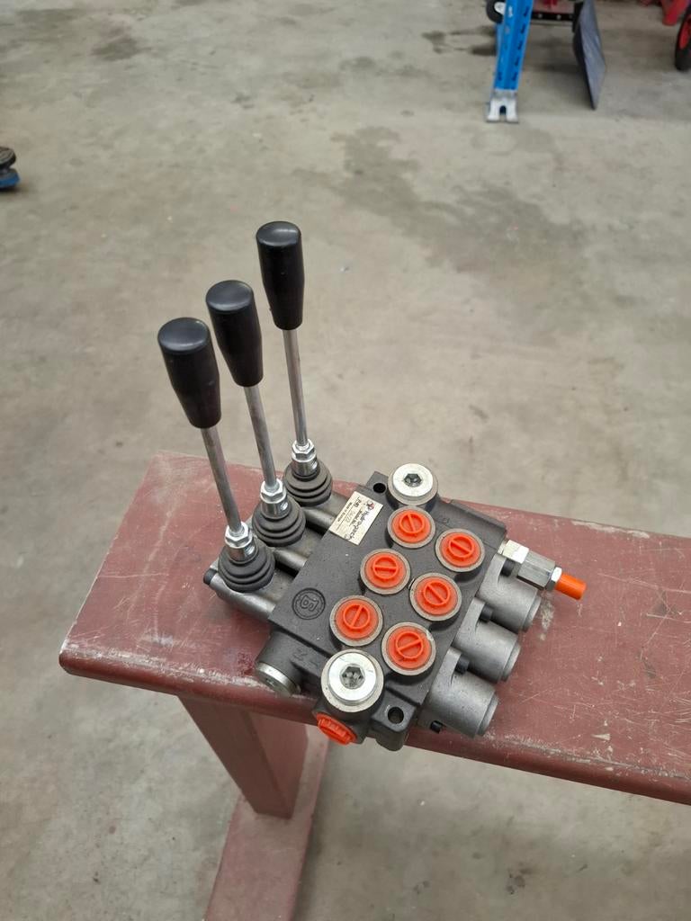  3 sectie stuurventiel 40 L/min handbediend, Ophalen of Verzenden, Nieuw