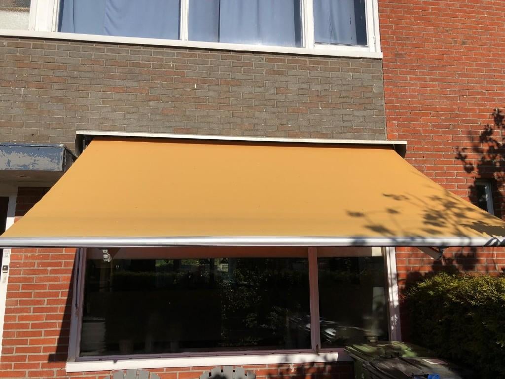 Gratis af te halen: Zonnescherm met knikarm – 290 x 210 cm, Tuin en Terras, Zonneschermen, Gebruikt, Knikarmscherm, 150 tot 300 cm