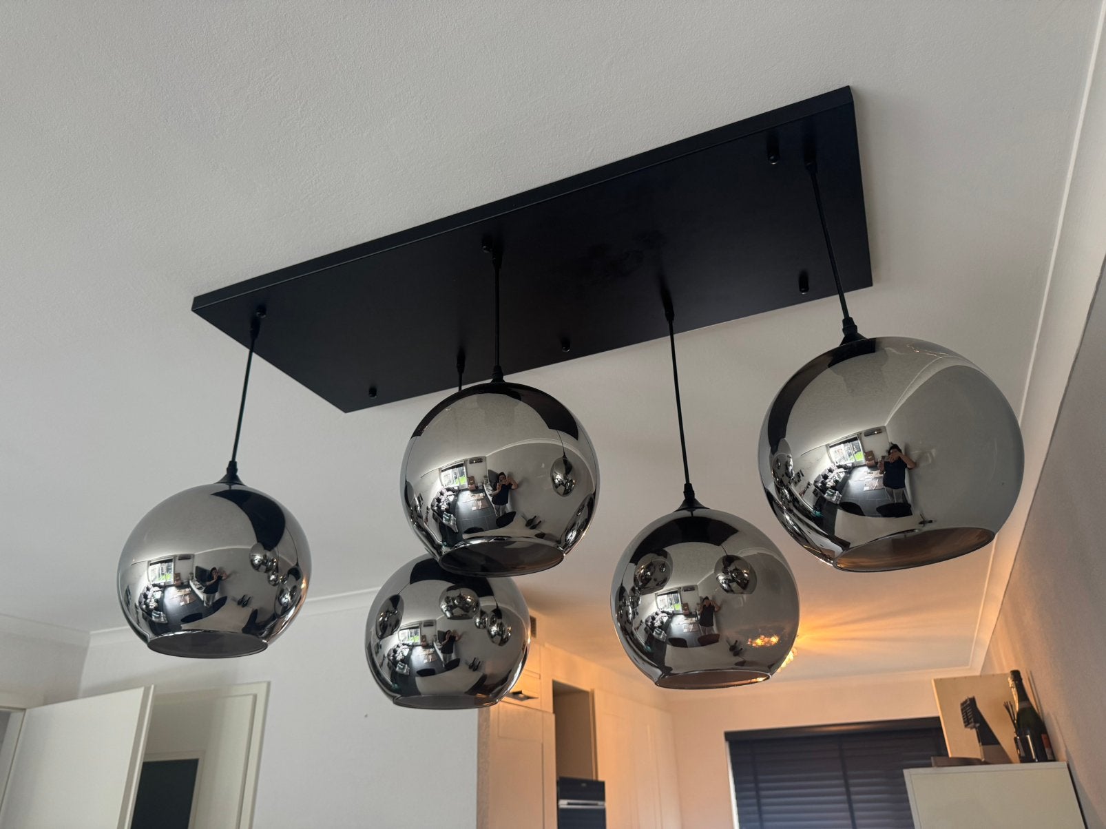 Grote hanglamp 5 glazen bollen smoke/chroom zwart, Ophalen, Zo goed als nieuw, Glas