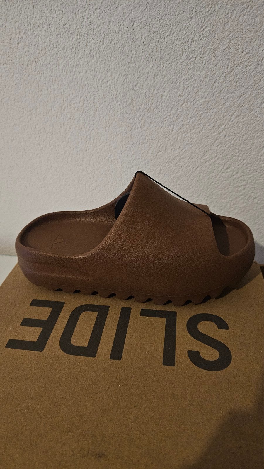 Yeezy slide kids flax maat 32 / FZ5901 nieuw in doos!, Adidas, Jongetje of Meisje, Overige typen, Nieuw