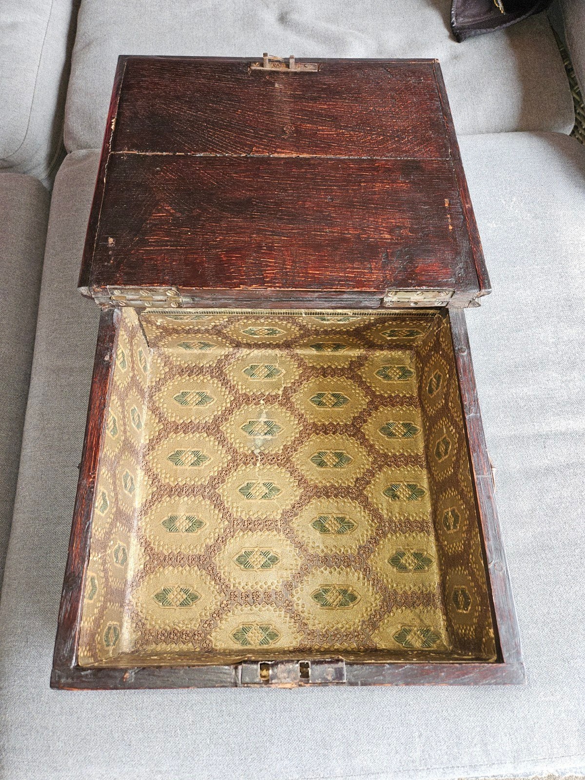 Antiek houten kistje met koperen beslag, 37x36x16 cm, Antiek en Kunst, Ophalen of Verzenden