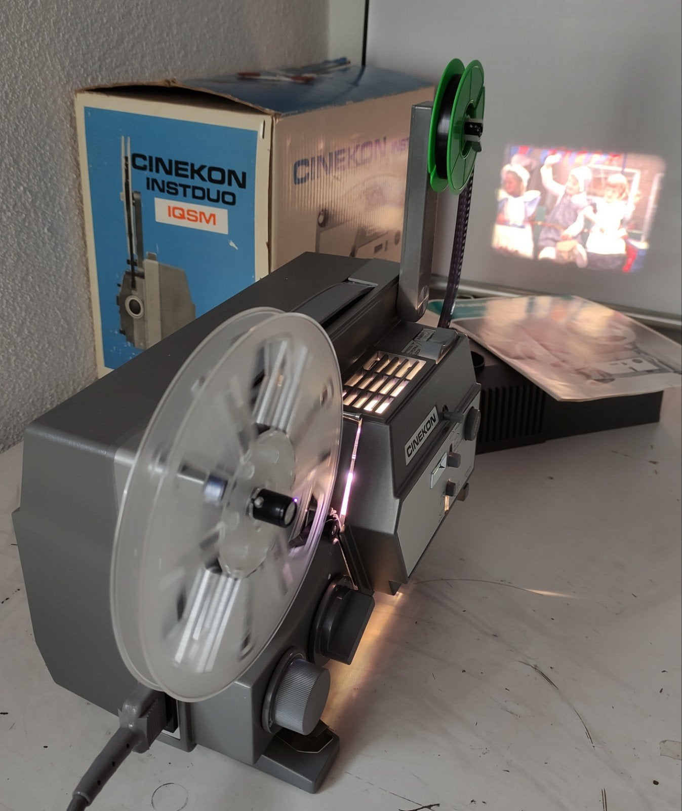 CINEKON IQSM FILMPROJECTOR voor de SUPER 8 en DUBBEL 8 FILMS, Ophalen of Verzenden, 8mm film