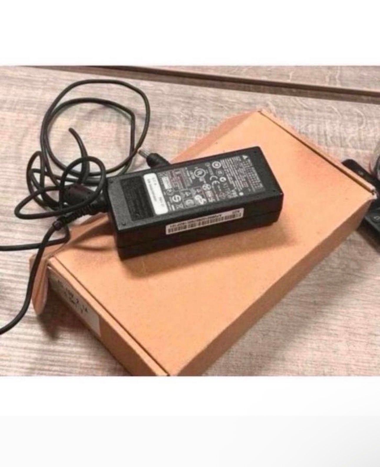 Originele Delta Electronics Laptop Adapter V85 19V, Ophalen of Verzenden, Gebruikt