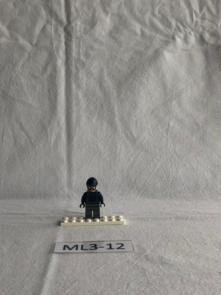 Lego Jurassic World minifiguur jw61 ACU Guard - ML3-12, Kinderen en Baby's, Speelgoed | Duplo en Lego, Zo goed als nieuw, Lego