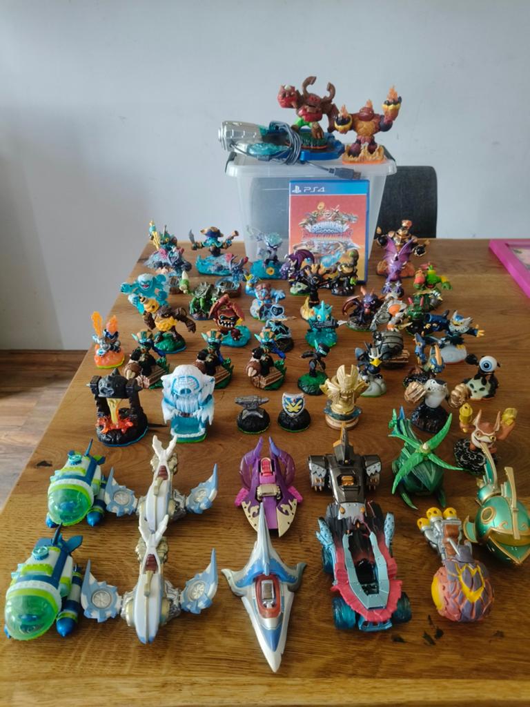 Skylanders SuperChargers met skylanders figuren, Ophalen of Verzenden, Gebruikt