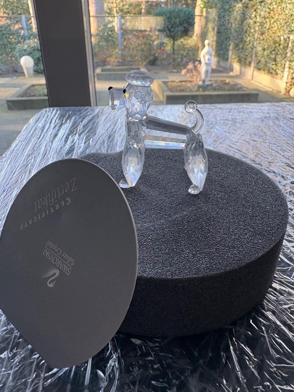 Swarovski Kristal Poedel Figuur met Certificaat, Ophalen, Zo goed als nieuw, Figuurtje