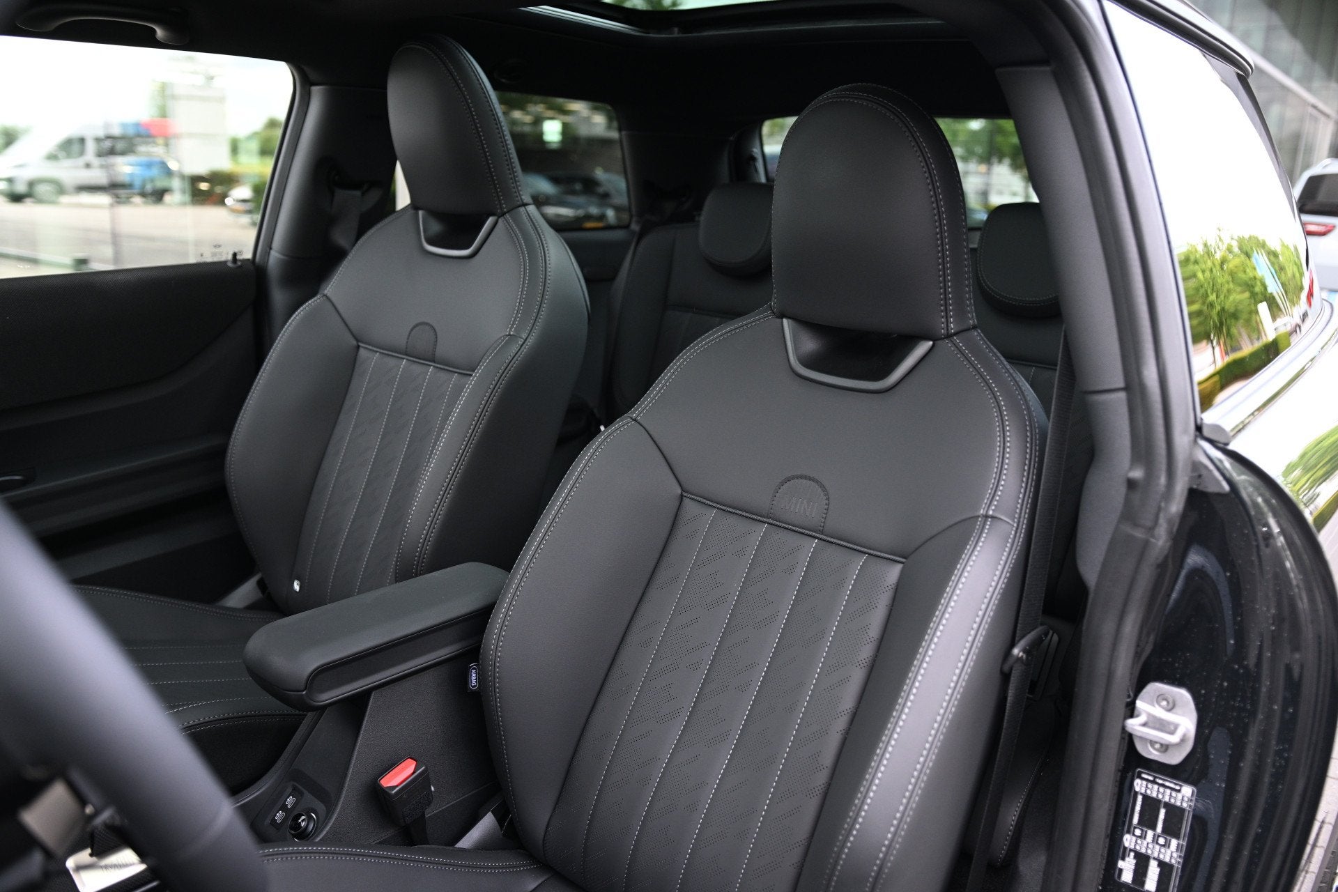 MINI Hatchback Cooper C Automaat / John Cooper Works / Pakke, 156 pk, Met garantie (alle), Leder en Stof, Origineel Nederlands