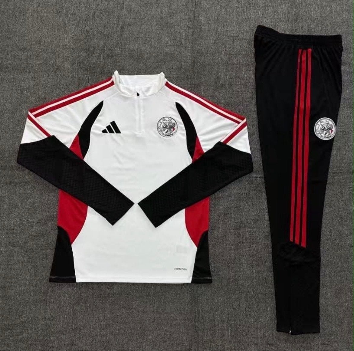 Ajax Trainingspak 2026/2027 - Wit/Rood/Zwart, Maat XS of kleiner, Ophalen of Verzenden, Nieuw, Trainingspak