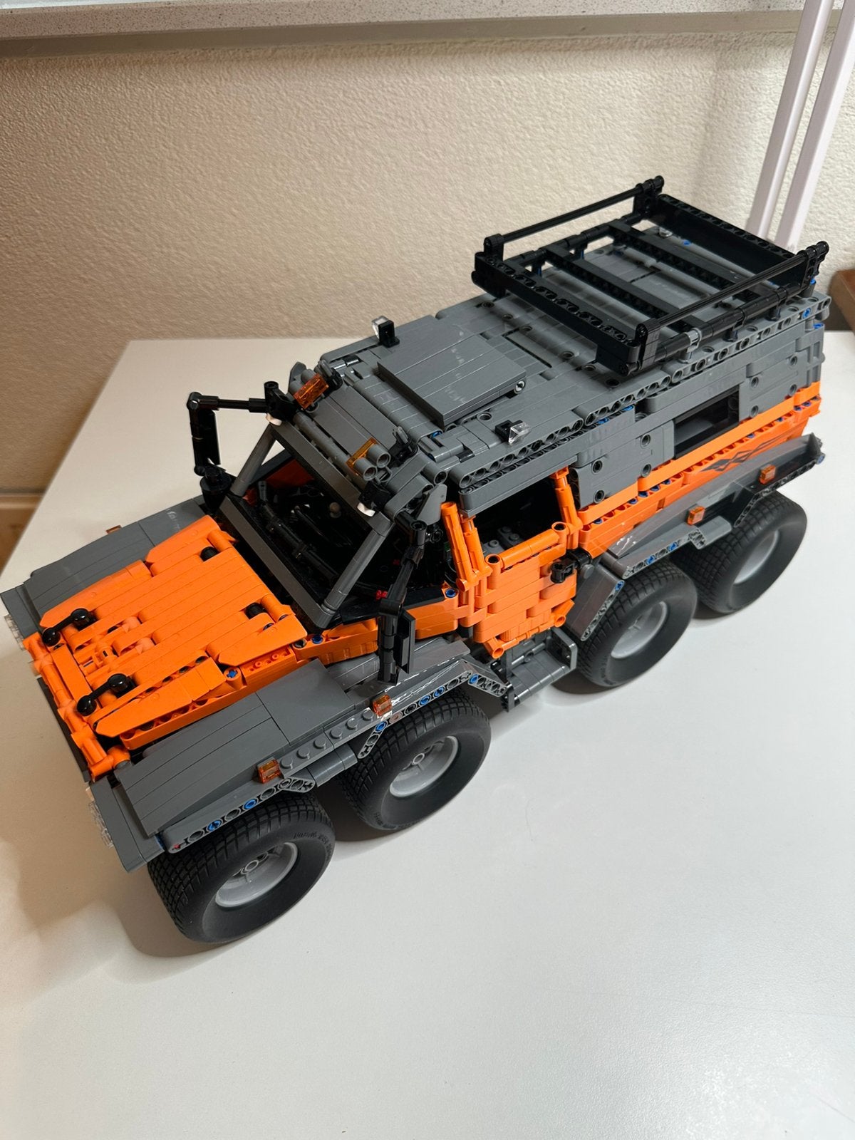 Grijs Oranje grote tereinwagen 8x8wd, Groter dan 1:32, Zo goed als nieuw, Truck, Ophalen