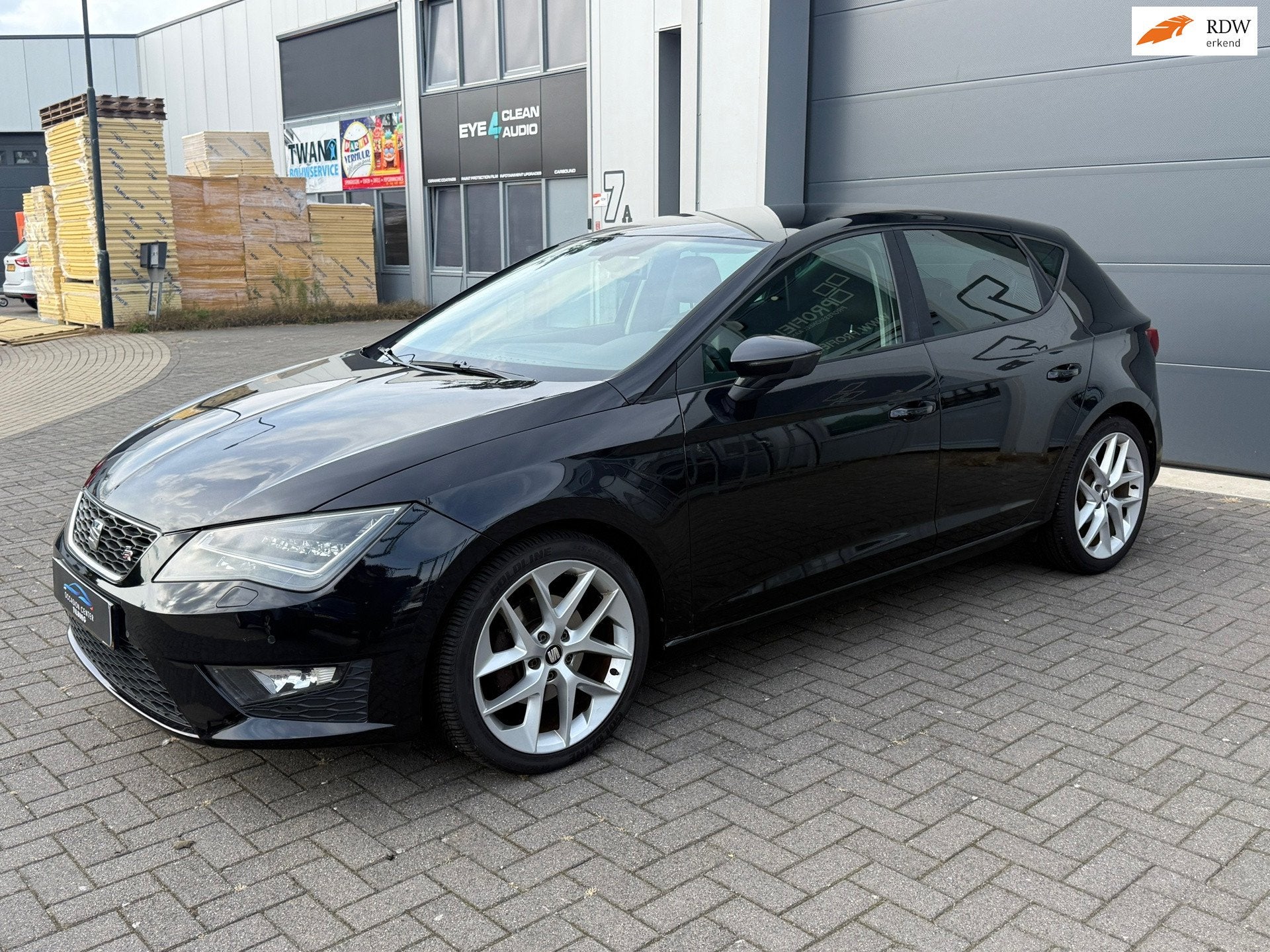 Seat LEON 1.4 TSI FR LED | PDC | CRUISE | AIRCO | DRIVE SELE, Auto's, Voorwielaandrijving, Gebruikt, Zwart, 4 cilinders