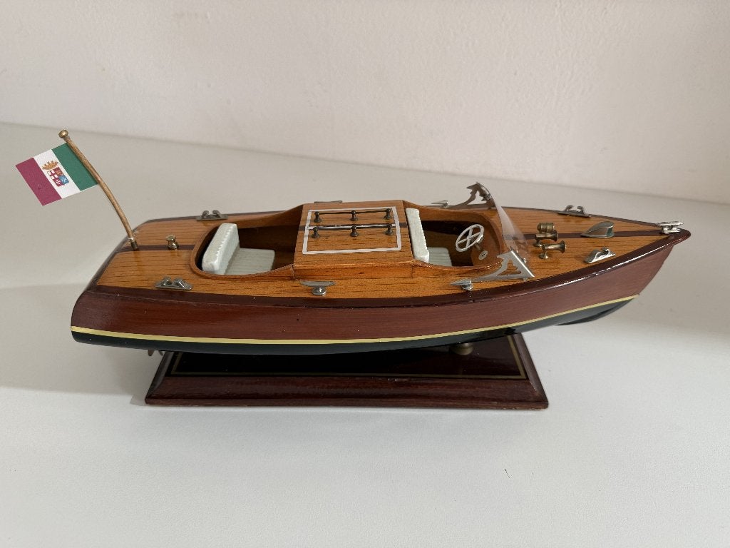 Klassiek Model Riva / Chris-Craft Runabout, Hobby en Vrije tijd, Ophalen of Verzenden, Zo goed als nieuw, 1:50 tot 1:200, Overige merken
