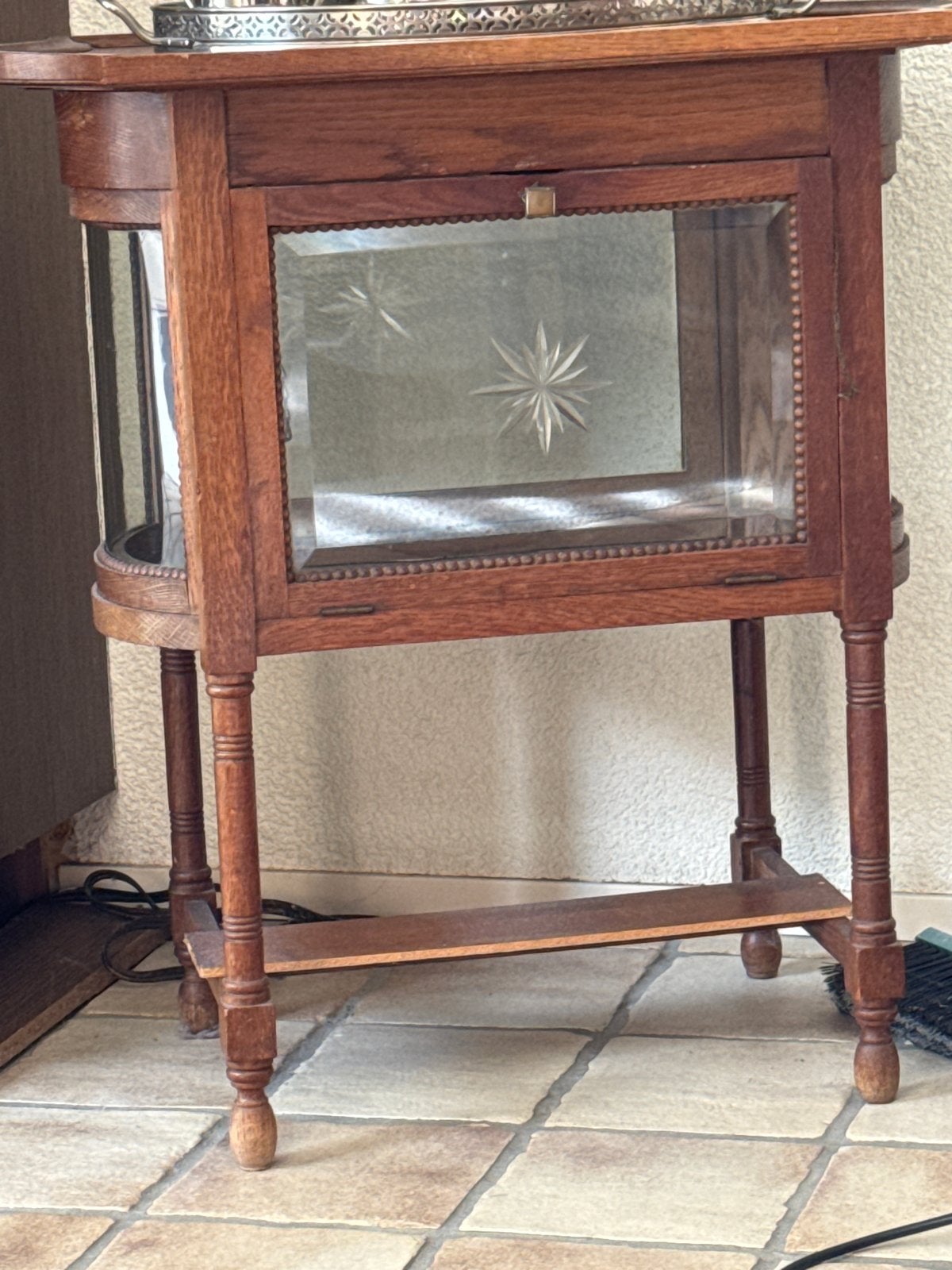 Antieke houten vitrinekast met glazen panelen, Antiek en Kunst, Ophalen
