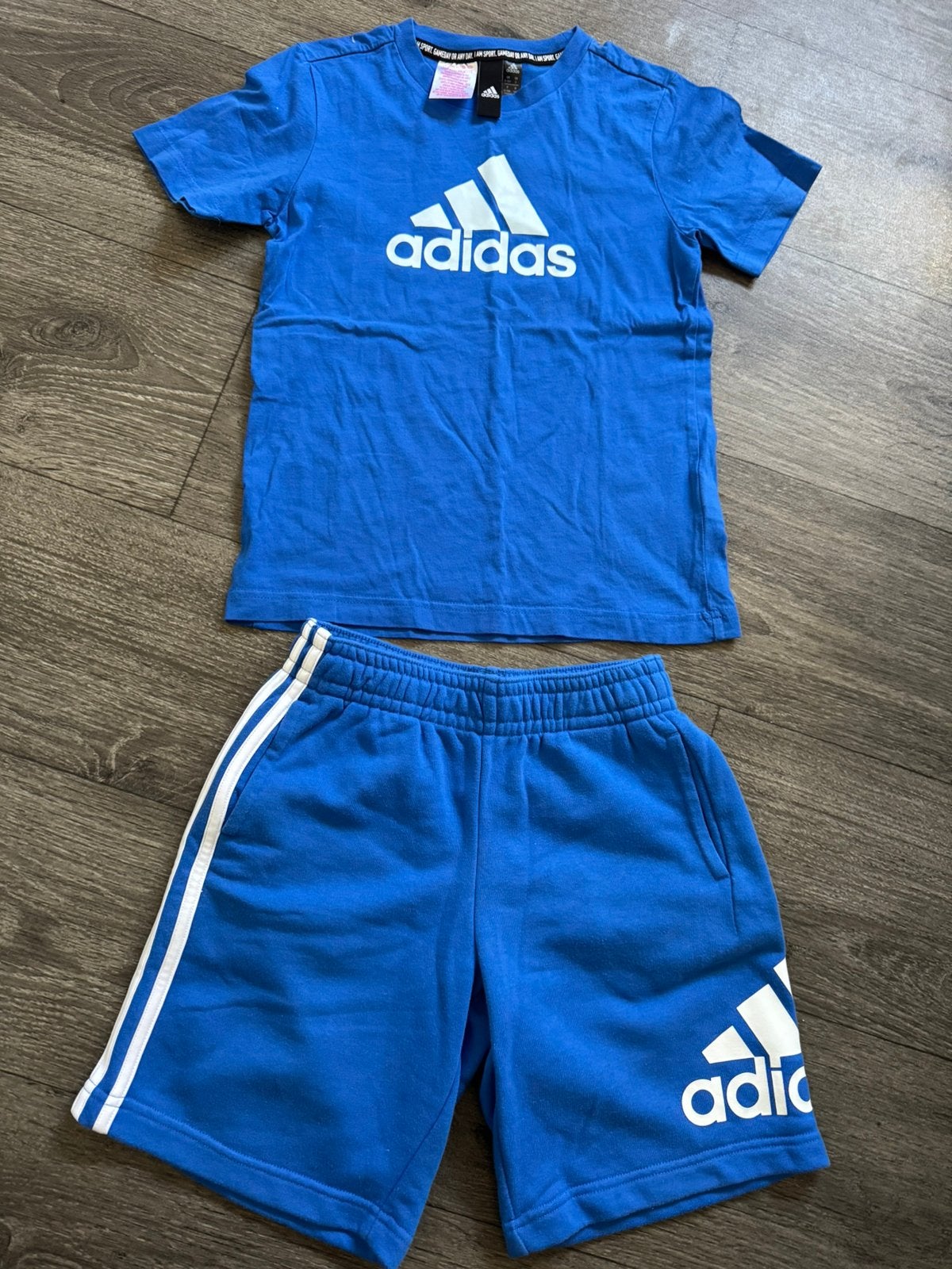 Adidas set 140, Maat XS of kleiner, Ophalen of Verzenden, Zo goed als nieuw