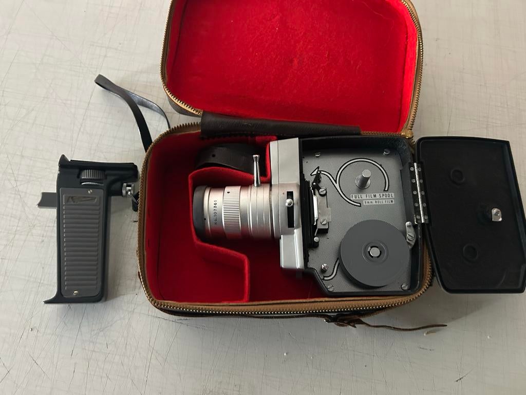 Vintage Elmo U8 Zoom 8mm Filmcamera met Tas, Ophalen of Verzenden, 8mm, Camera