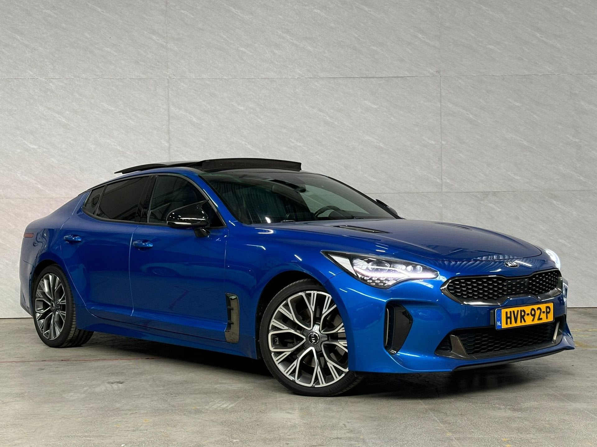 Kia Stinger GT-Line 2WD - Pano - Leder - Adaptive - Trekhaak, Automaat, Achterwielaandrijving, Gebruikt, Zwart