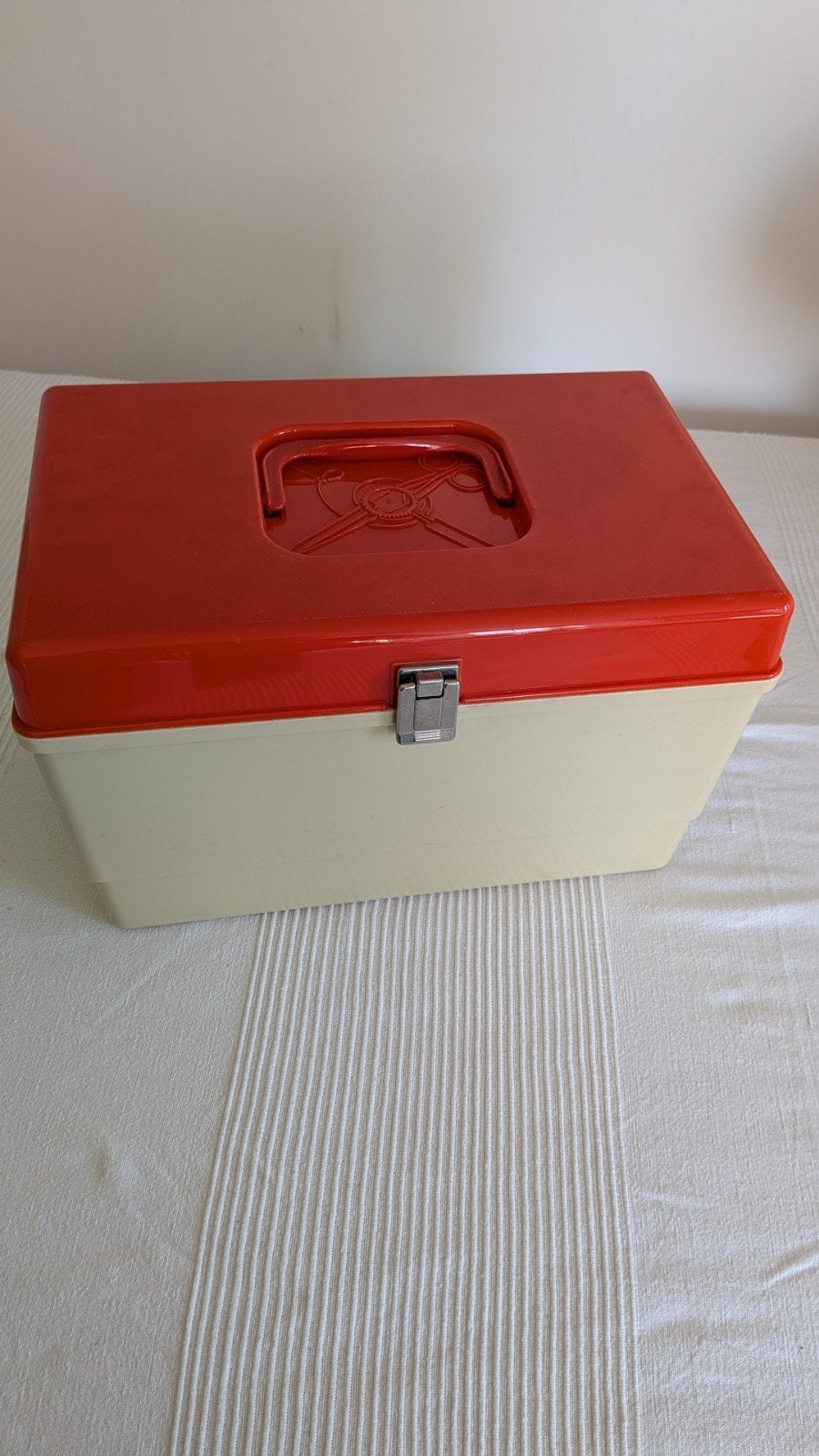 Vintage Naaidoos - Ecru/Oranje - In Goede Staat, Hobby en Vrije tijd, Ophalen of Verzenden, Gebruikt