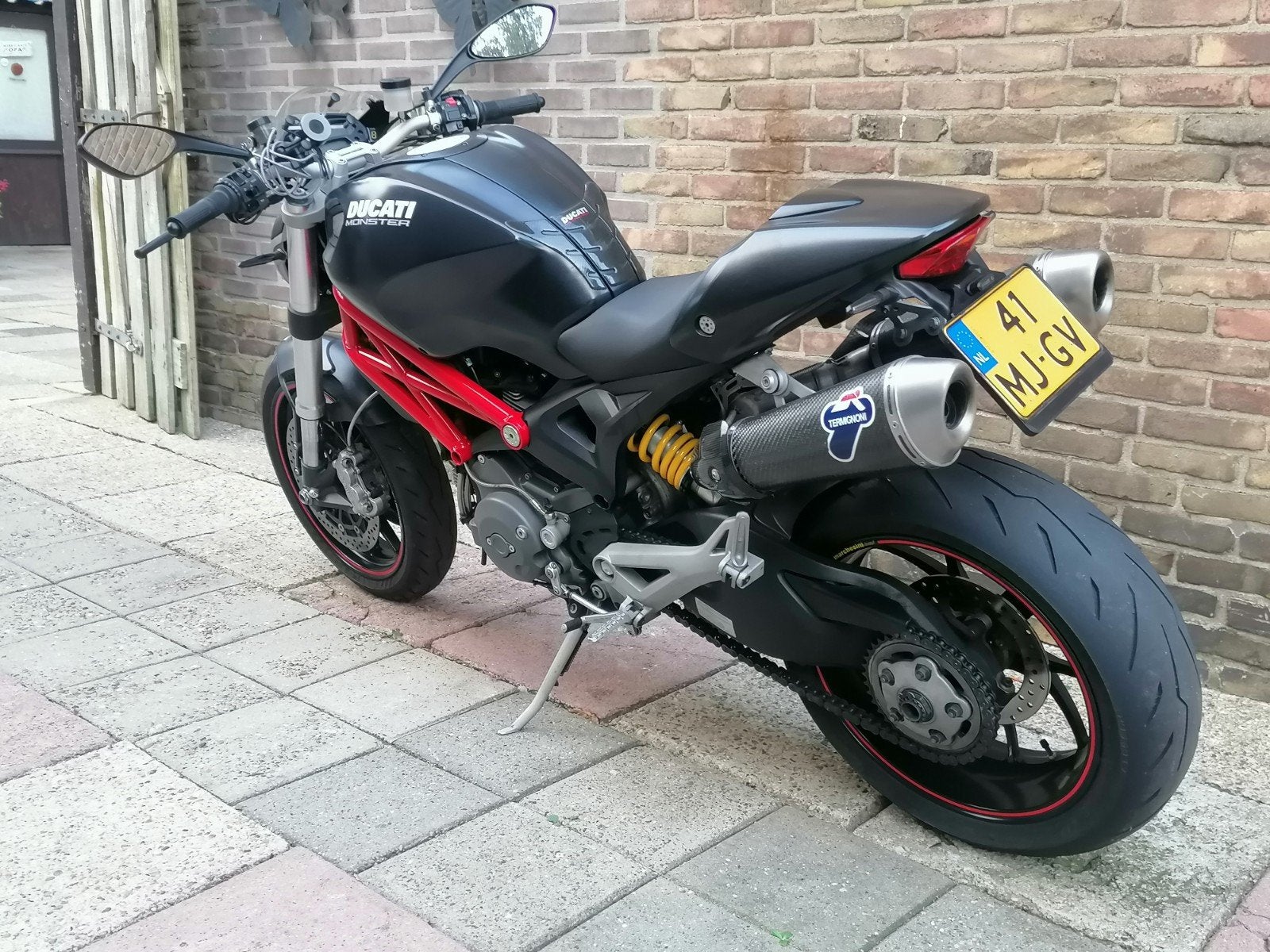 Ducati Monster 1100, Bouwjaar 2009, met div. accessoires, 2 cilinders, Sportuitlaat, Motorrijbewijs A, Gebruikt