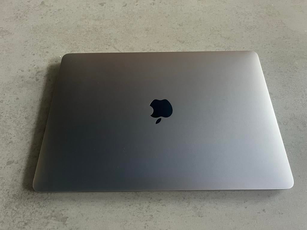 MacBook Air 2019 i5 8GB 256GB HDD, Computers en Software, Apple Macbooks, Gebruikt, MacBook Air, 13 inch, Onbekend, Qwerty, Ophalen