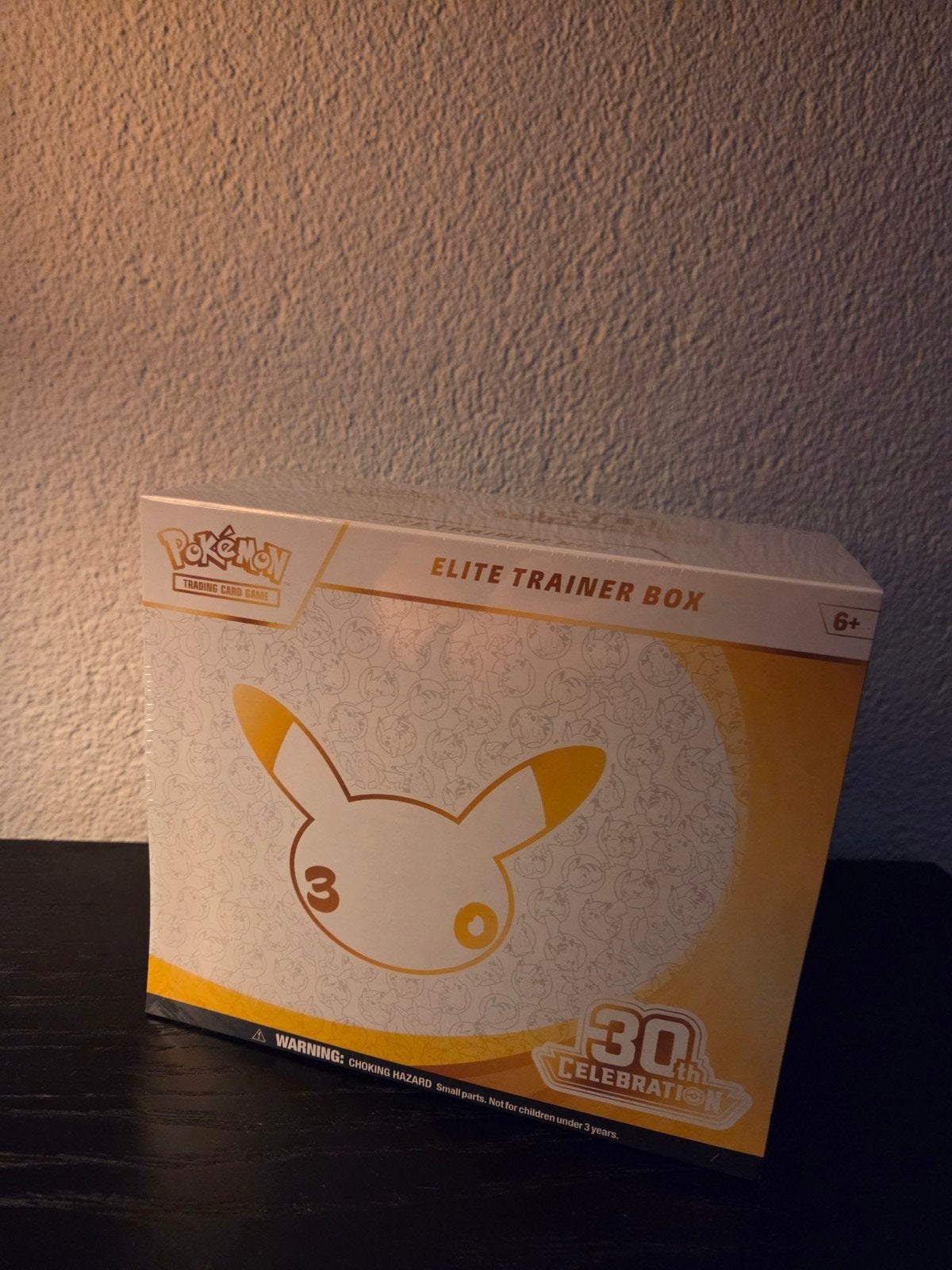 Pokémon 30th Celebration Elite Trainer Box ETB NIEUW/SEALED, Ophalen of Verzenden, Nieuw, Overige typen