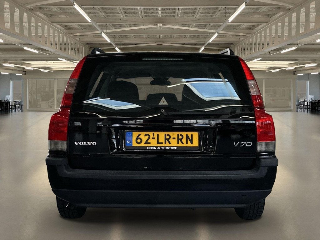 Volvo V70 2.4 nieuwe apk +garantie.., Auto's, Voorwielaandrijving, Stof, Elektrische ramen, Zwart