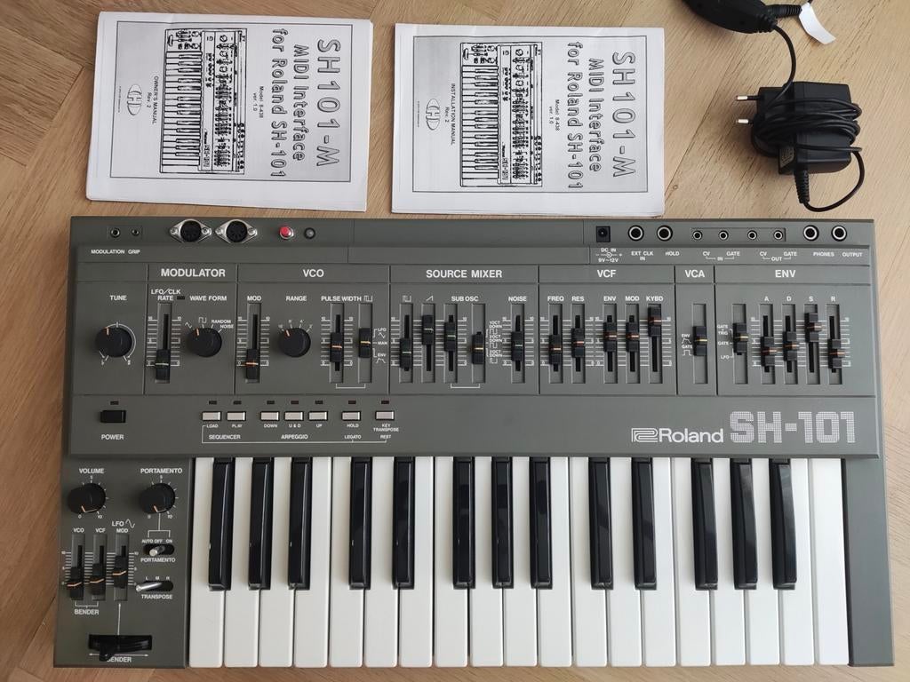 Roland SH-101 + midi, Roland, Zo goed als nieuw, Met midi-aansluiting, Overige aantallen